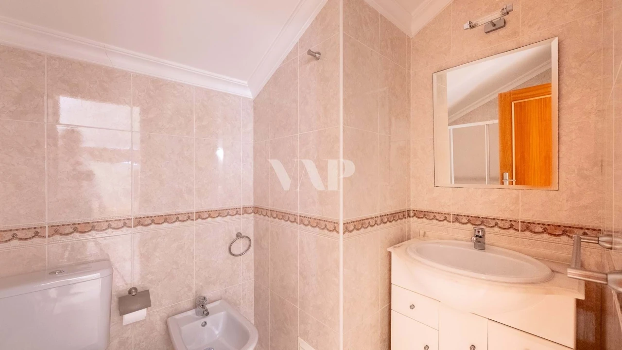 Apartamento T3 para Venda em Quarteira Foto 21