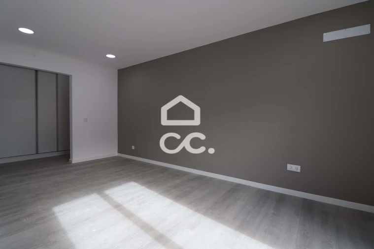 Apartamento T2 para Venda em Santa Clara e Castelo Viegas Foto 5