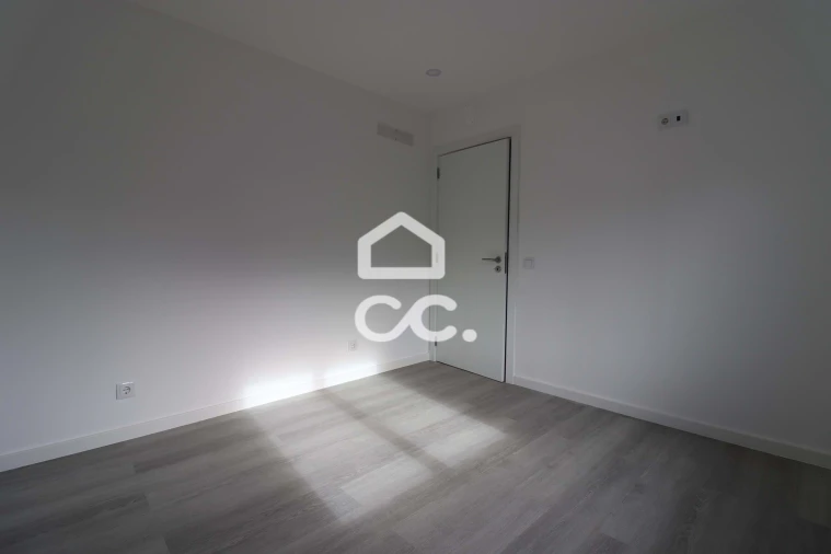 Apartamento T2 para Venda em Santa Clara e Castelo Viegas Foto 9