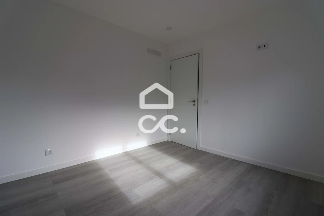 Apartamento T2 para Venda em Santa Clara e Castelo Viegas Foto 9