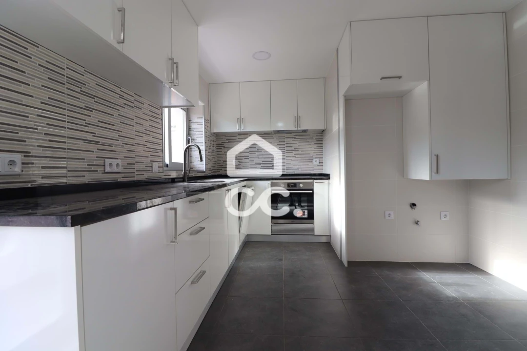 Apartamento T2 para Venda em Santa Clara e Castelo Viegas Foto 1