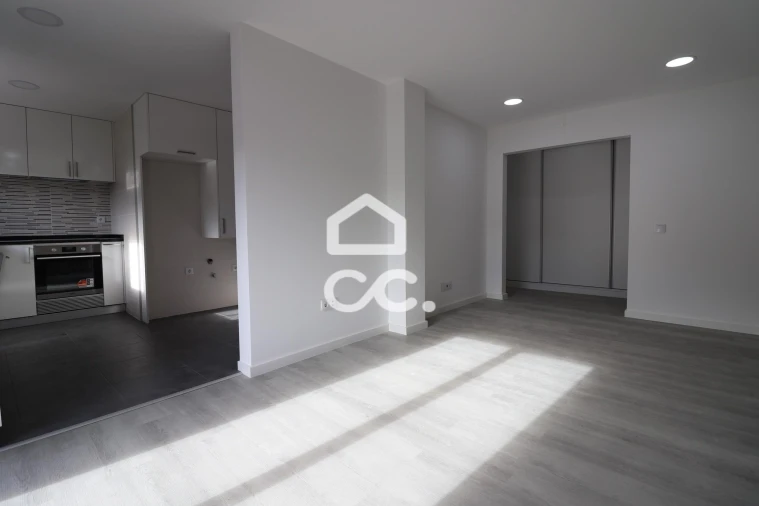Apartamento T2 para Venda em Santa Clara e Castelo Viegas Foto 4