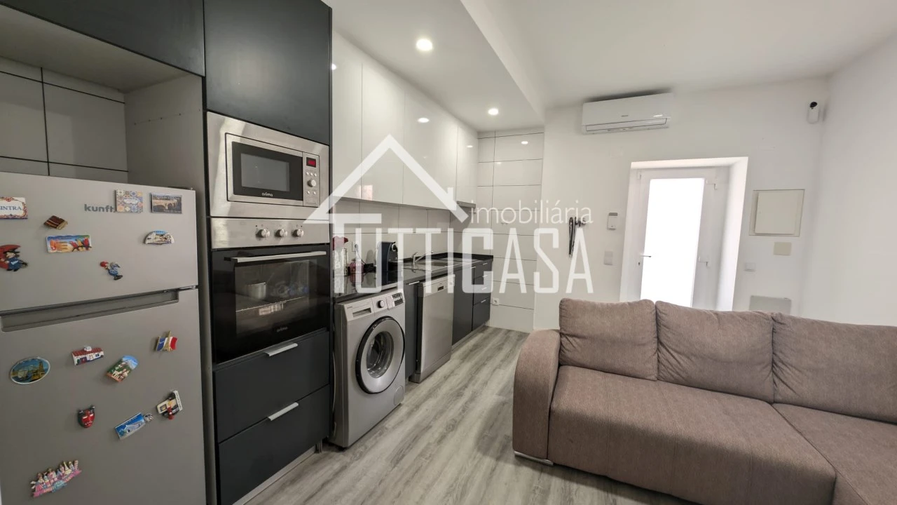 Moradia T1 para Venda em Santo Quintino Foto 2