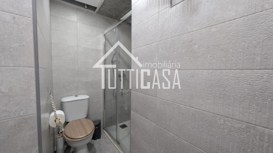 Moradia T1 para Venda em Santo Quintino Foto 15