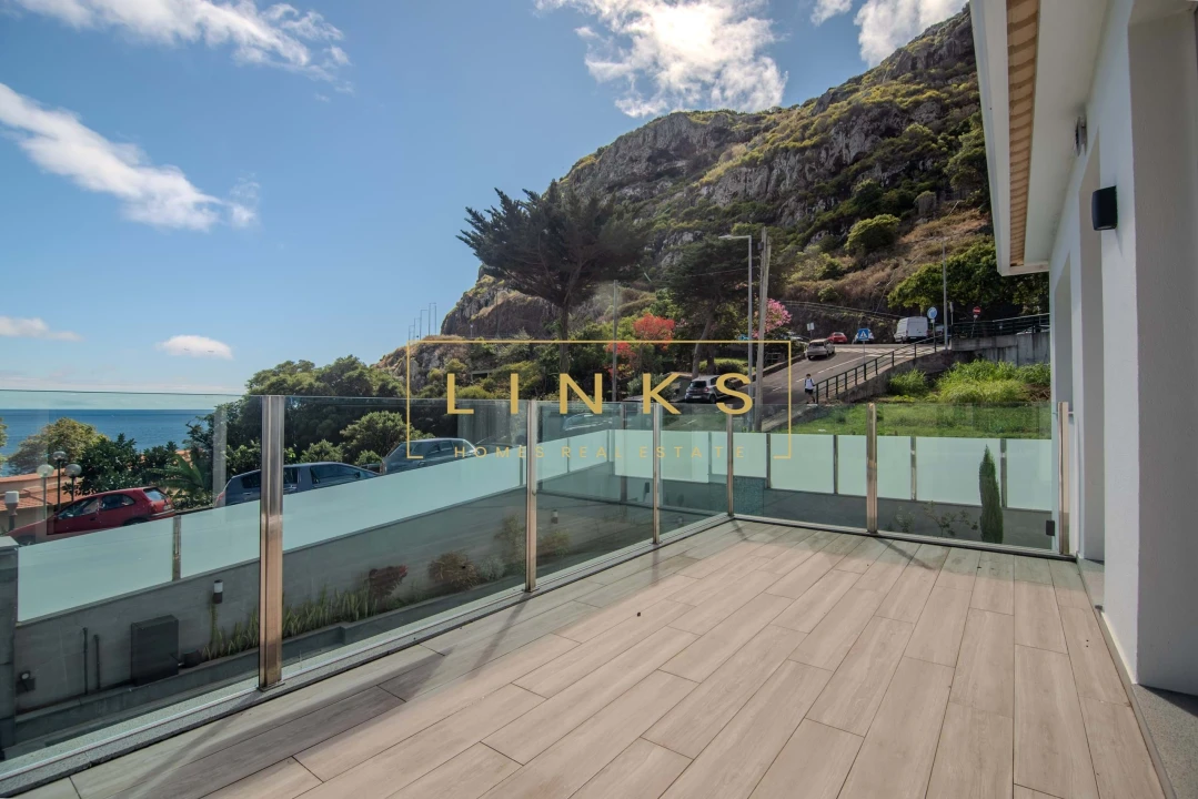 Moradia T4 para Venda em Machico Foto 39