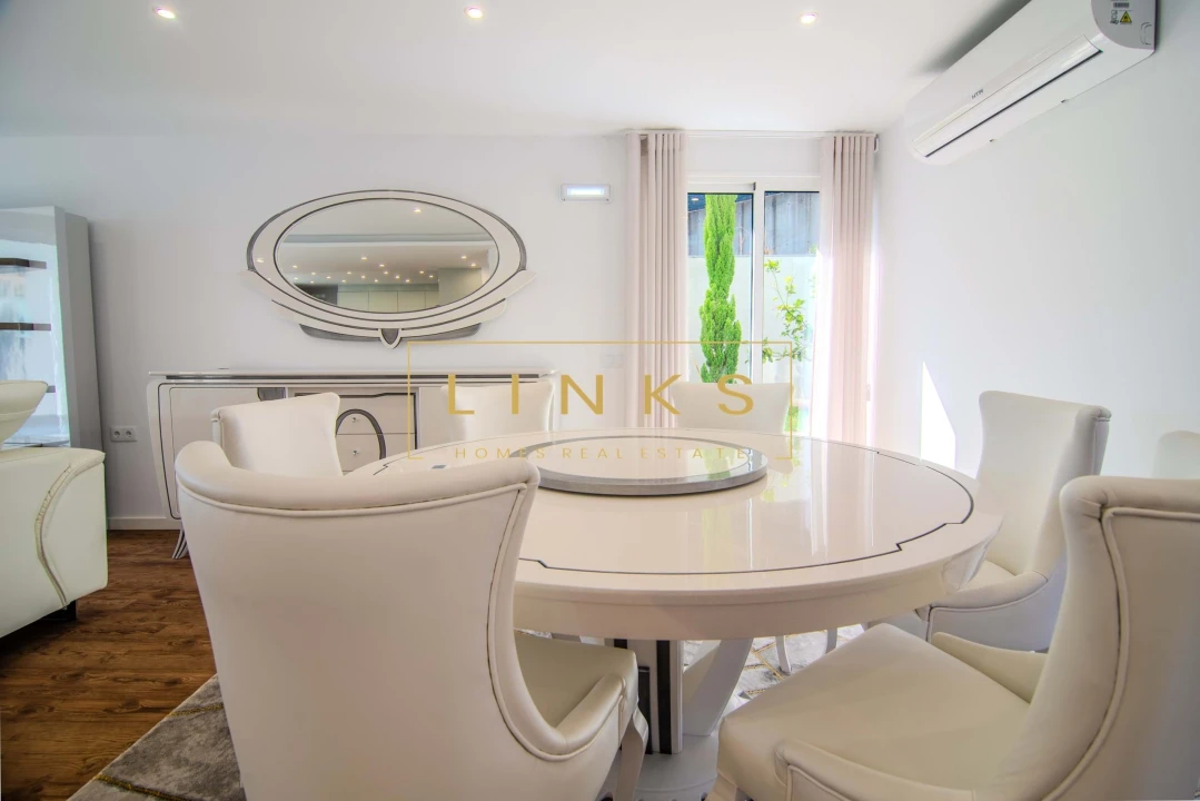 Moradia T4 para Venda em Machico Foto 13