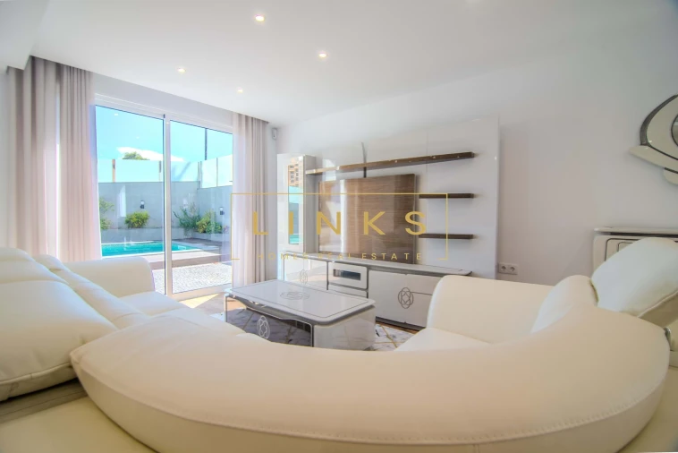 Moradia T4 para Venda em Machico Foto 11