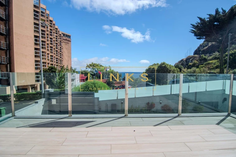 Moradia T4 para Venda em Machico Foto 38