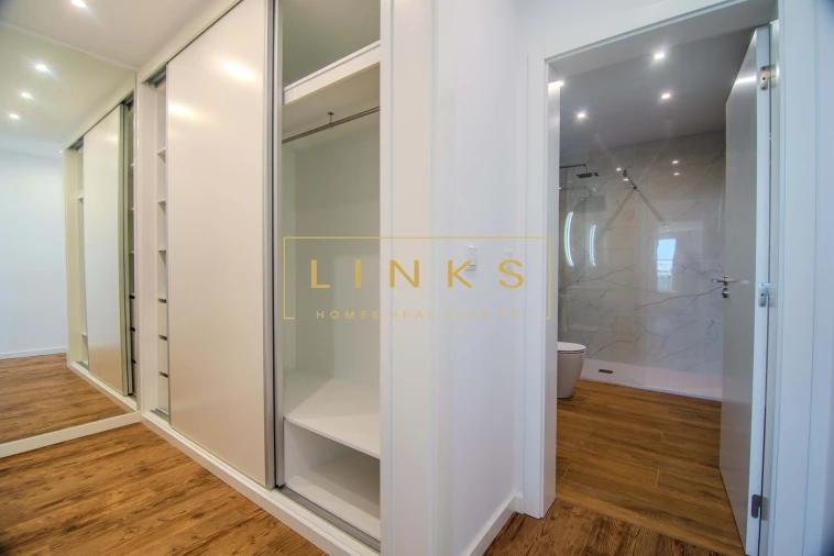 Moradia T4 para Venda em Machico Foto 35