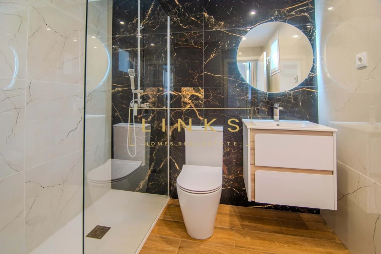 Moradia T4 para Venda em Machico Foto 23