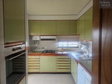 Apartamento T3 para Arrendamento em Avenidas Novas