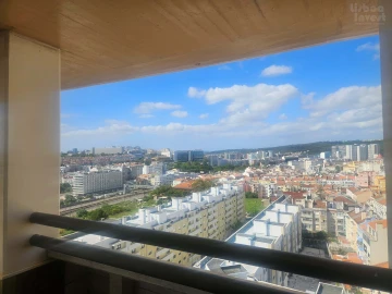 Apartamento T3 para Arrendamento em Avenidas Novas