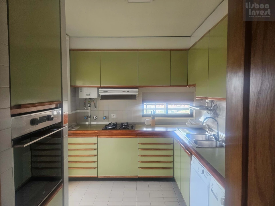 Apartamento T3 para Arrendamento em Avenidas Novas Foto 9