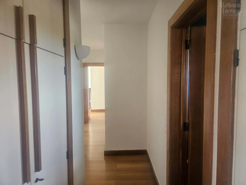 Apartamento T3 para Arrendamento em Avenidas Novas Foto 22