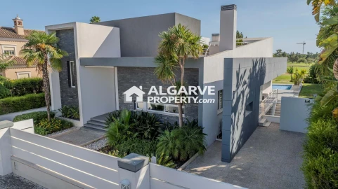 Moradia T5 para Venda em Quarteira