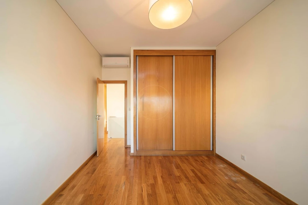 Moradia T5 para Venda em Castêlo da Maia Foto 35