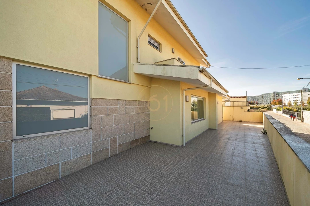 Moradia T5 para Venda em Castêlo da Maia Foto 61