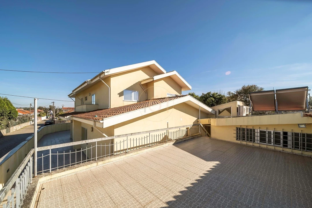 Moradia T5 para Venda em Castêlo da Maia Foto 57