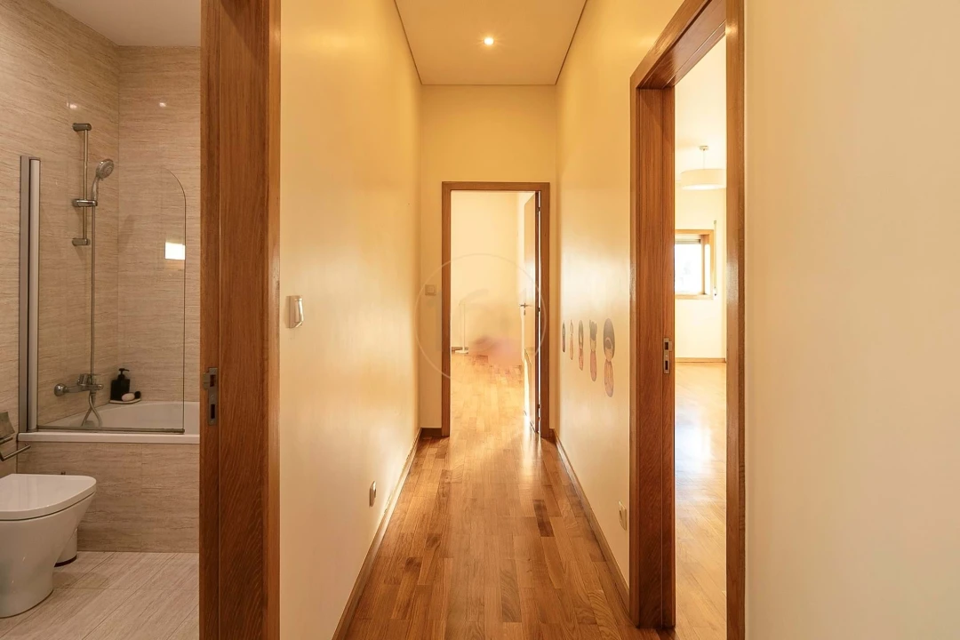 Moradia T5 para Venda em Castêlo da Maia Foto 28