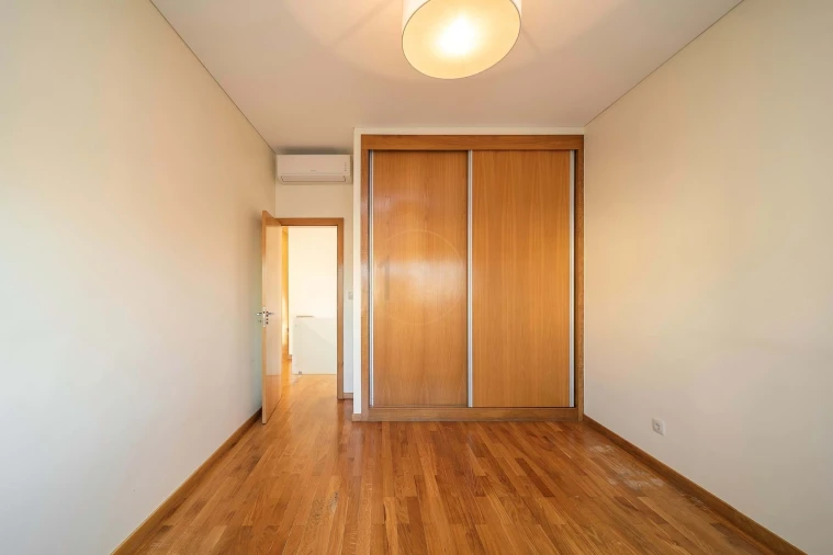 Moradia T5 para Venda em Castêlo da Maia Foto 35