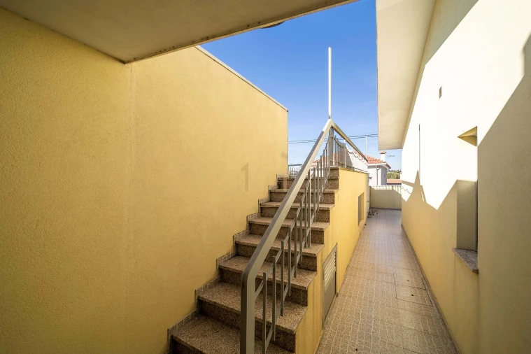 Moradia T5 para Venda em Castêlo da Maia Foto 55