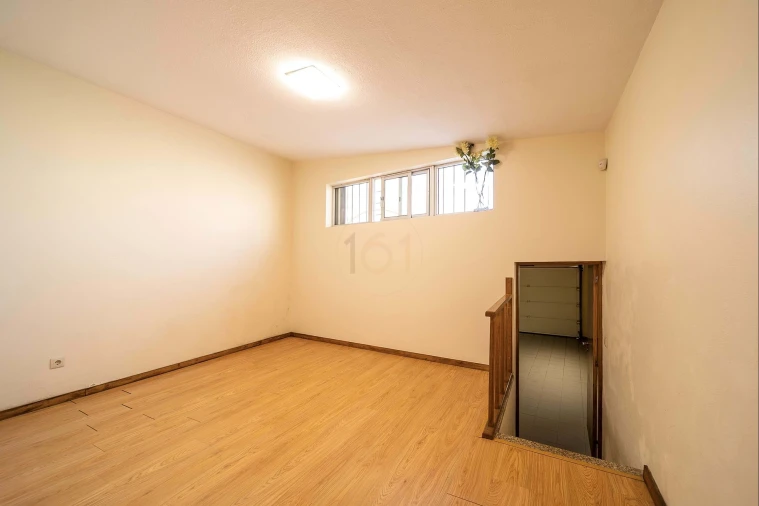 Moradia T5 para Venda em Castêlo da Maia Foto 47