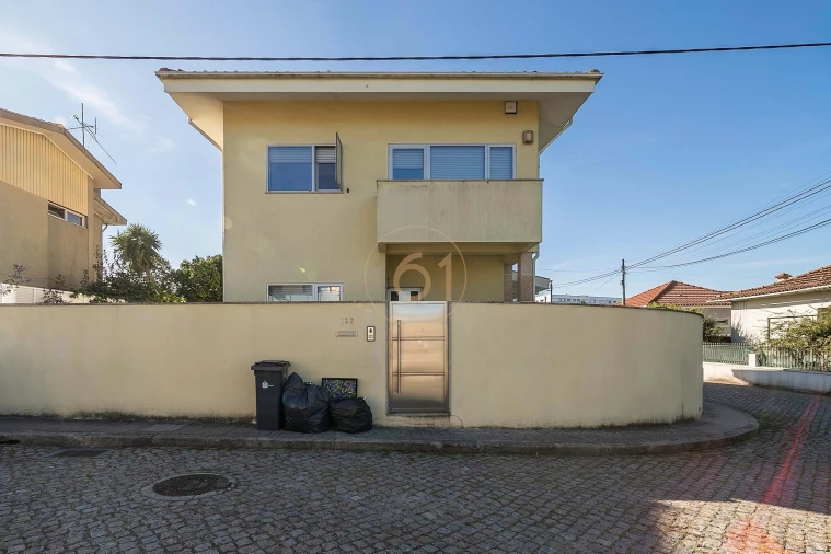 Moradia T5 para Venda em Castêlo da Maia Foto 63