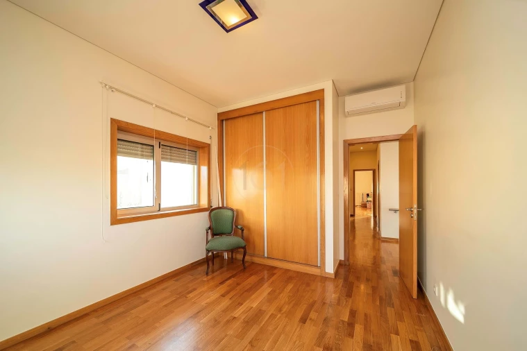 Moradia T5 para Venda em Castêlo da Maia Foto 41