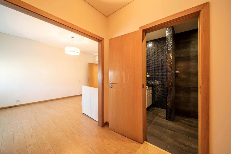 Moradia T5 para Venda em Castêlo da Maia Foto 17