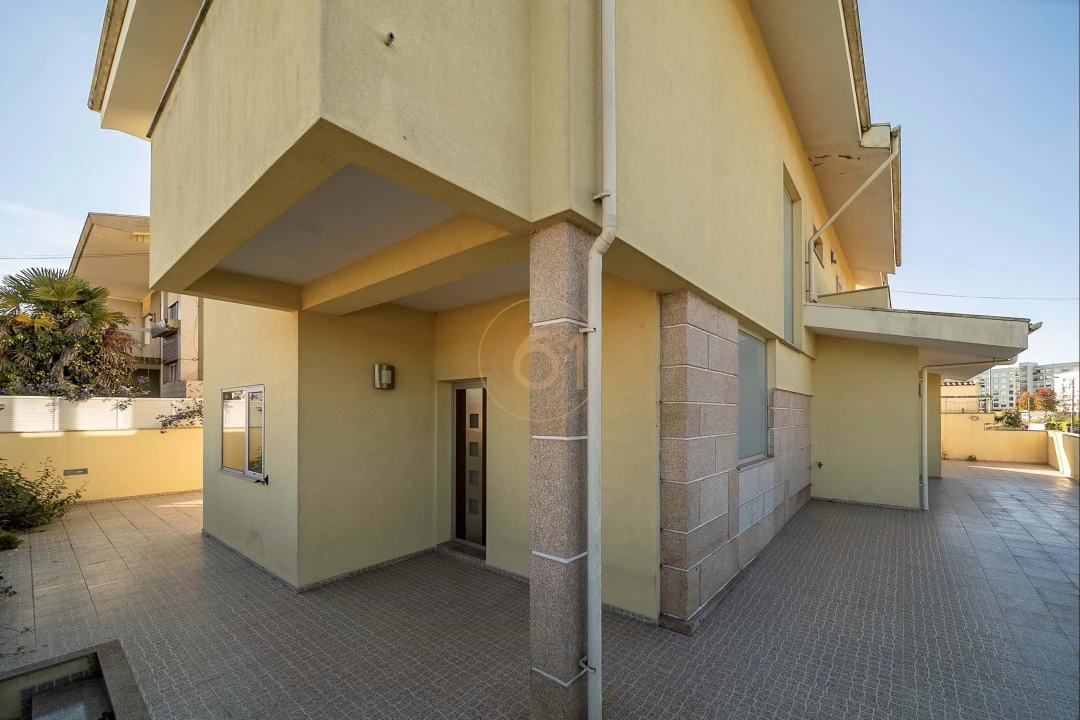 Moradia T5 para Venda em Castêlo da Maia Foto 62