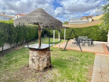 Moradia T4 para Venda em Castro Marim