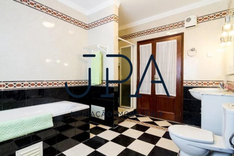 Moradia T4 para Venda em Castro Marim Foto 11