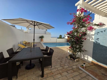 Moradia T3 para Venda em Albufeira e Olhos de Água