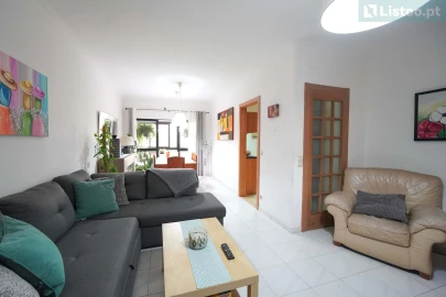 Apartamento T3 para Venda em Carcavelos e Parede