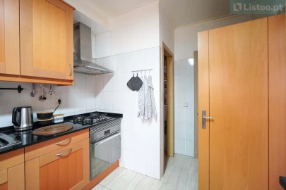 Apartamento T3 para Venda em Carcavelos e Parede