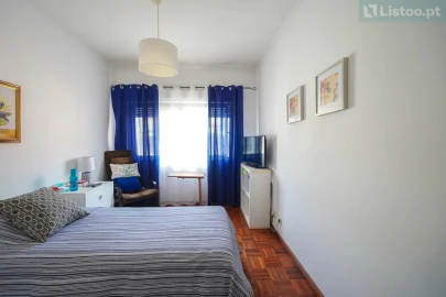 Apartamento T3 para Venda em Carcavelos e Parede
