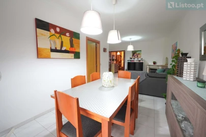 Apartamento T3 para Venda em Carcavelos e Parede