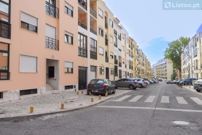 Apartamento T3 para Venda em Carcavelos e Parede