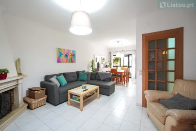 Apartamento T3 para Venda em Carcavelos e Parede