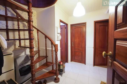 Apartamento T3 para Venda em Carcavelos e Parede