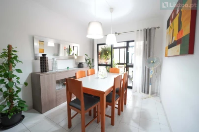 Apartamento T3 para Venda em Carcavelos e Parede