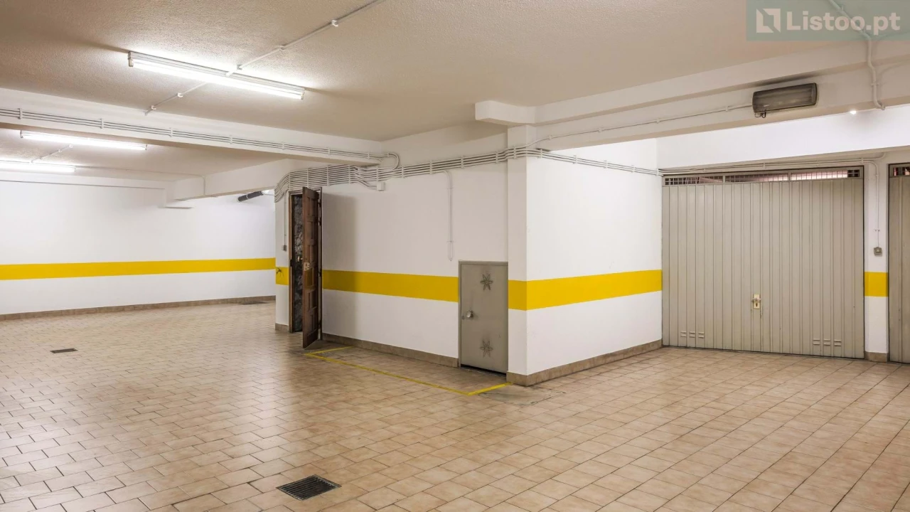 Apartamento T3 para Venda em Carcavelos e Parede Foto 37