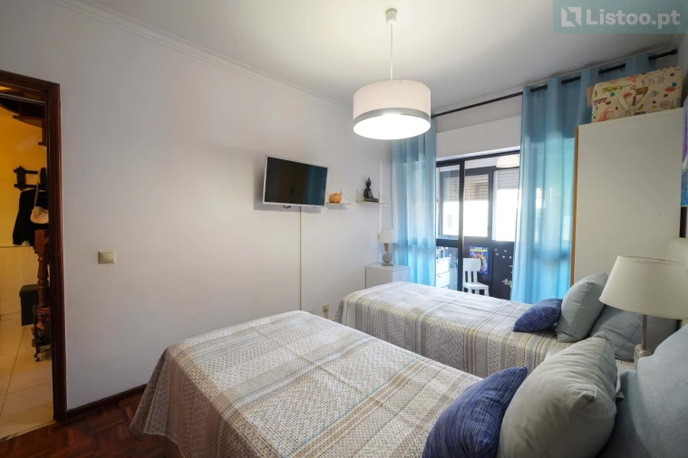 Apartamento T3 para Venda em Carcavelos e Parede Foto 16