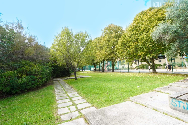 Apartamento T3 para Venda em Carcavelos e Parede Foto 38