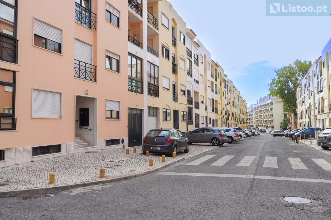 Apartamento T3 para Venda em Carcavelos e Parede Foto 39