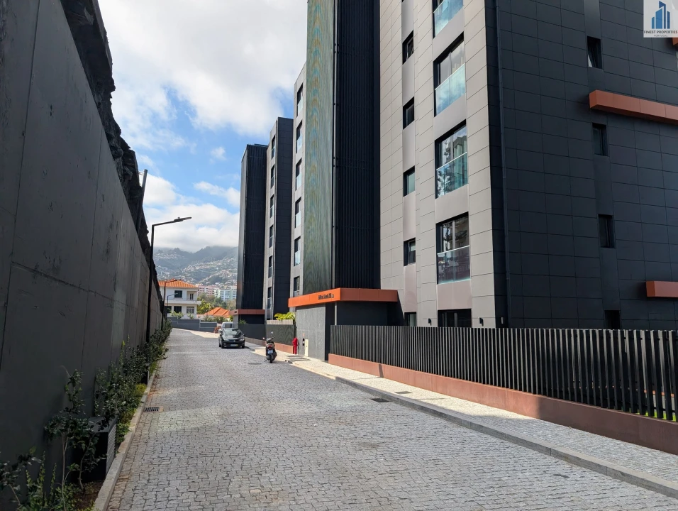 Garagem para Arrendamento em São Martinho Foto 6