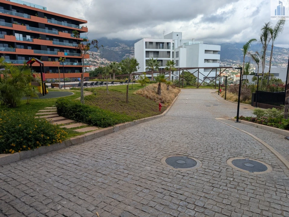Garagem para Arrendamento em São Martinho Foto 5