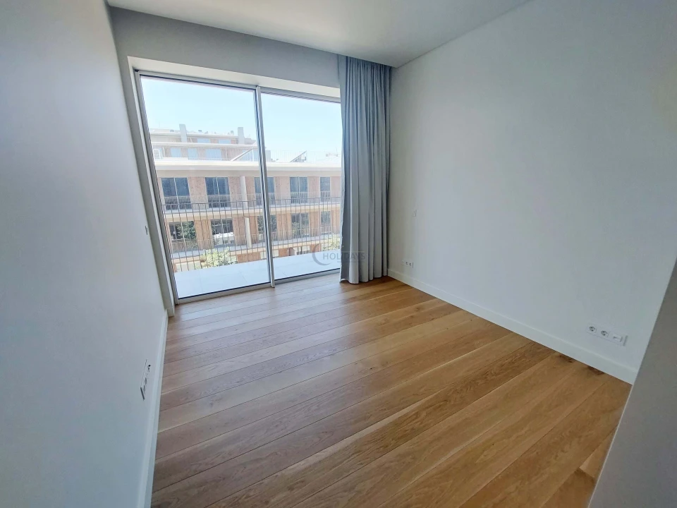 Apartamento T2 para Venda em Quarteira Foto 10