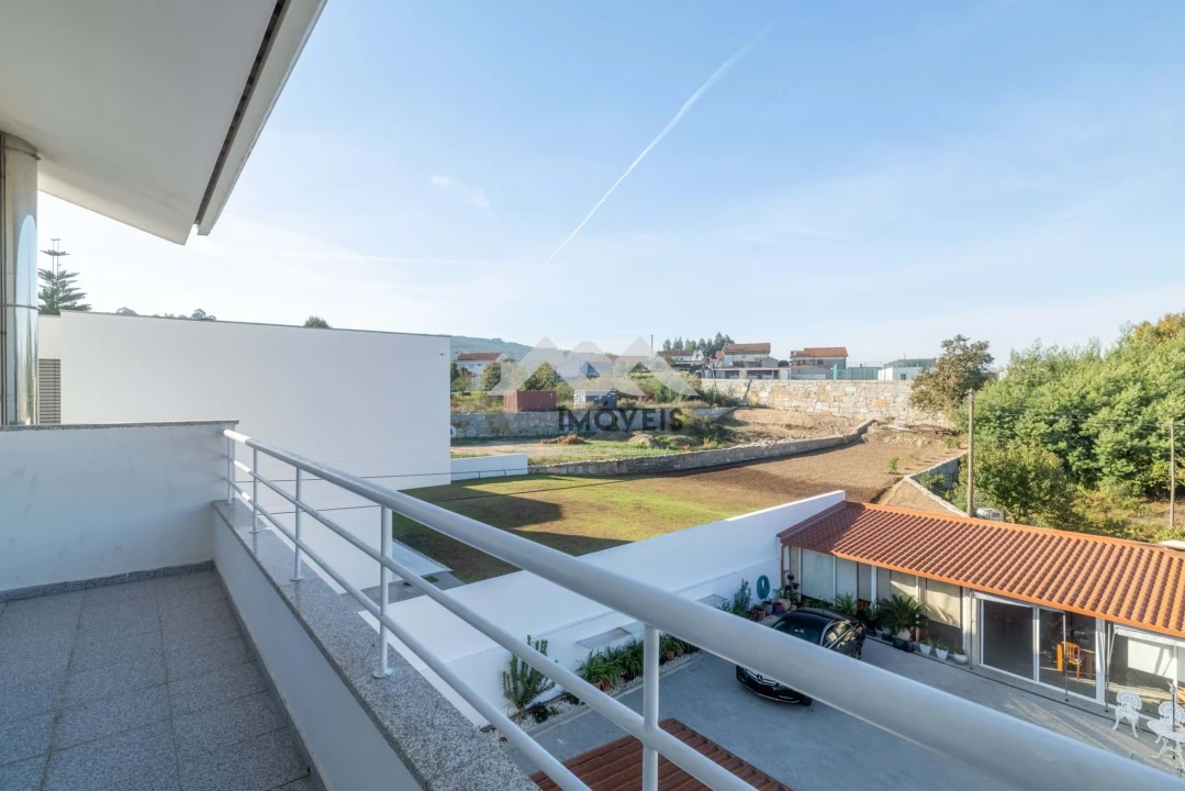 Moradia T3 para Venda em Paço de Sousa Foto 22