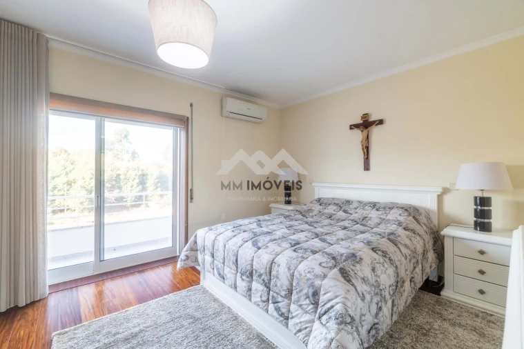 Moradia T3 para Venda em Paço de Sousa Foto 14